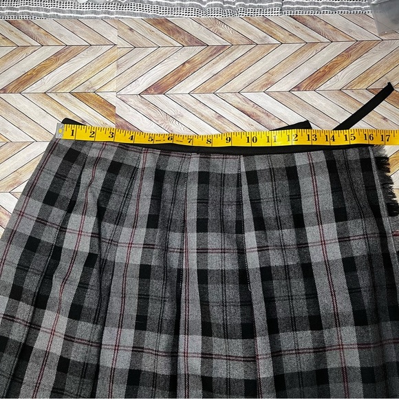 Vintage Brahmin Wool Gray Black Tartan Plaid Skirt Pleated‎ Wrap Style Classic - Picture 10 of 13